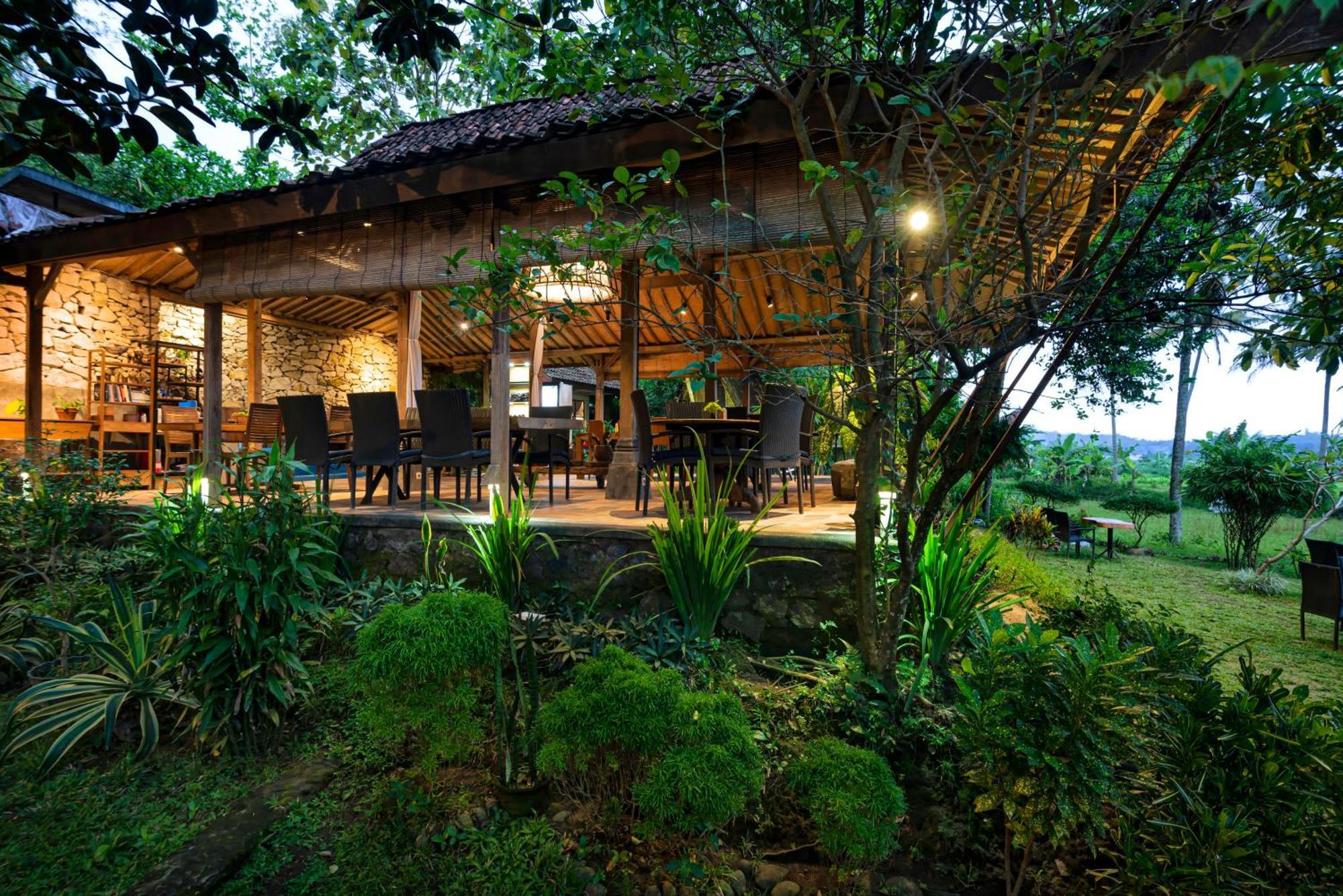 Villa Blue Steps Yogyakarta Exterior foto