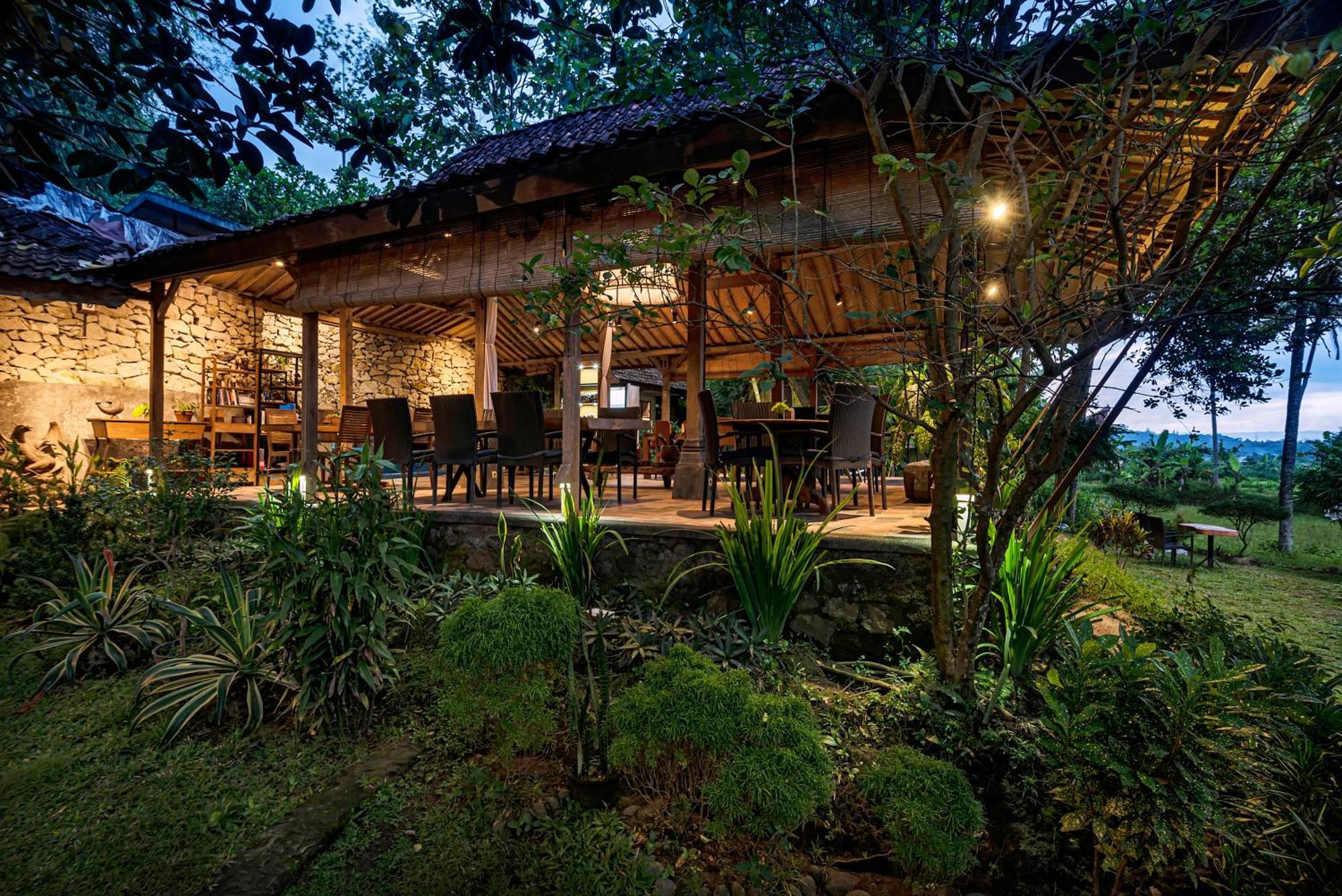 Villa Blue Steps Yogyakarta Exterior foto
