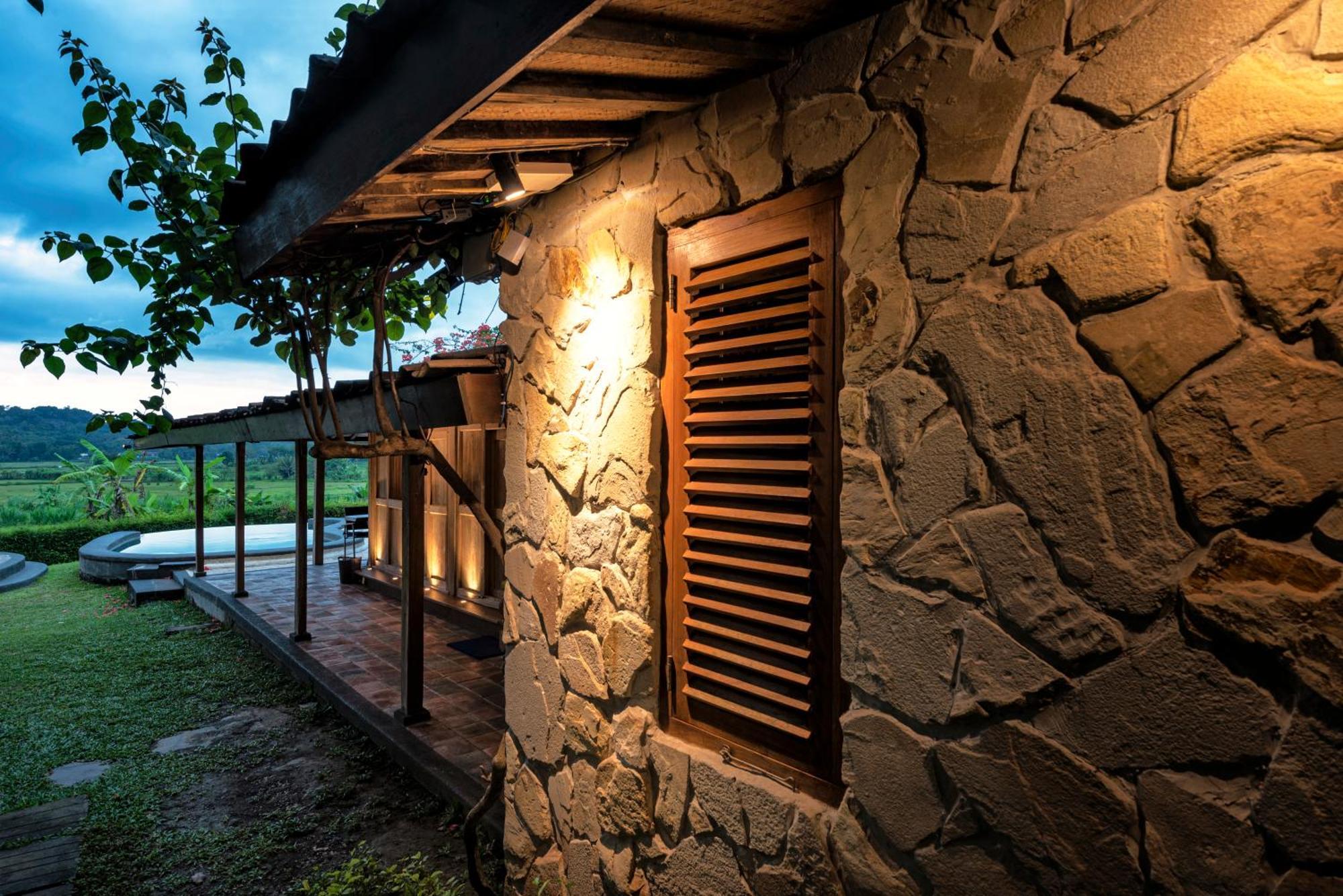 Villa Blue Steps Yogyakarta Exterior foto