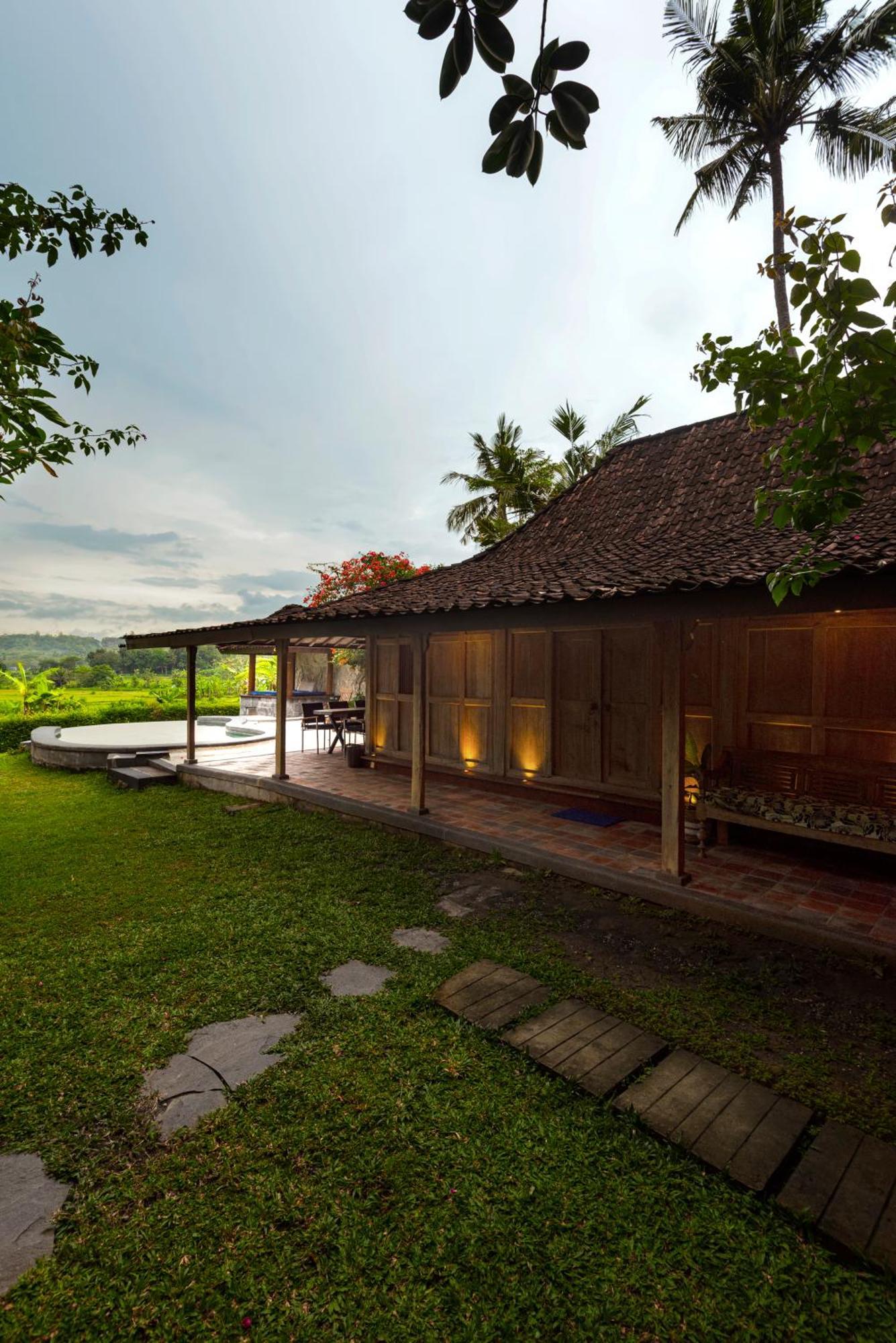 Villa Blue Steps Yogyakarta Exterior foto