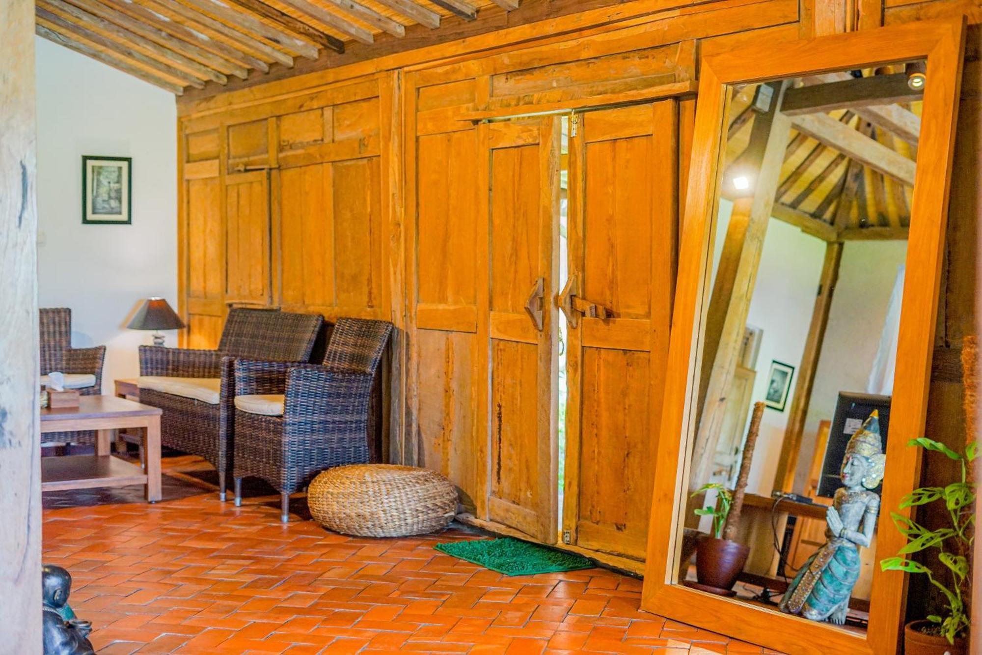 Villa Blue Steps Yogyakarta Exterior foto